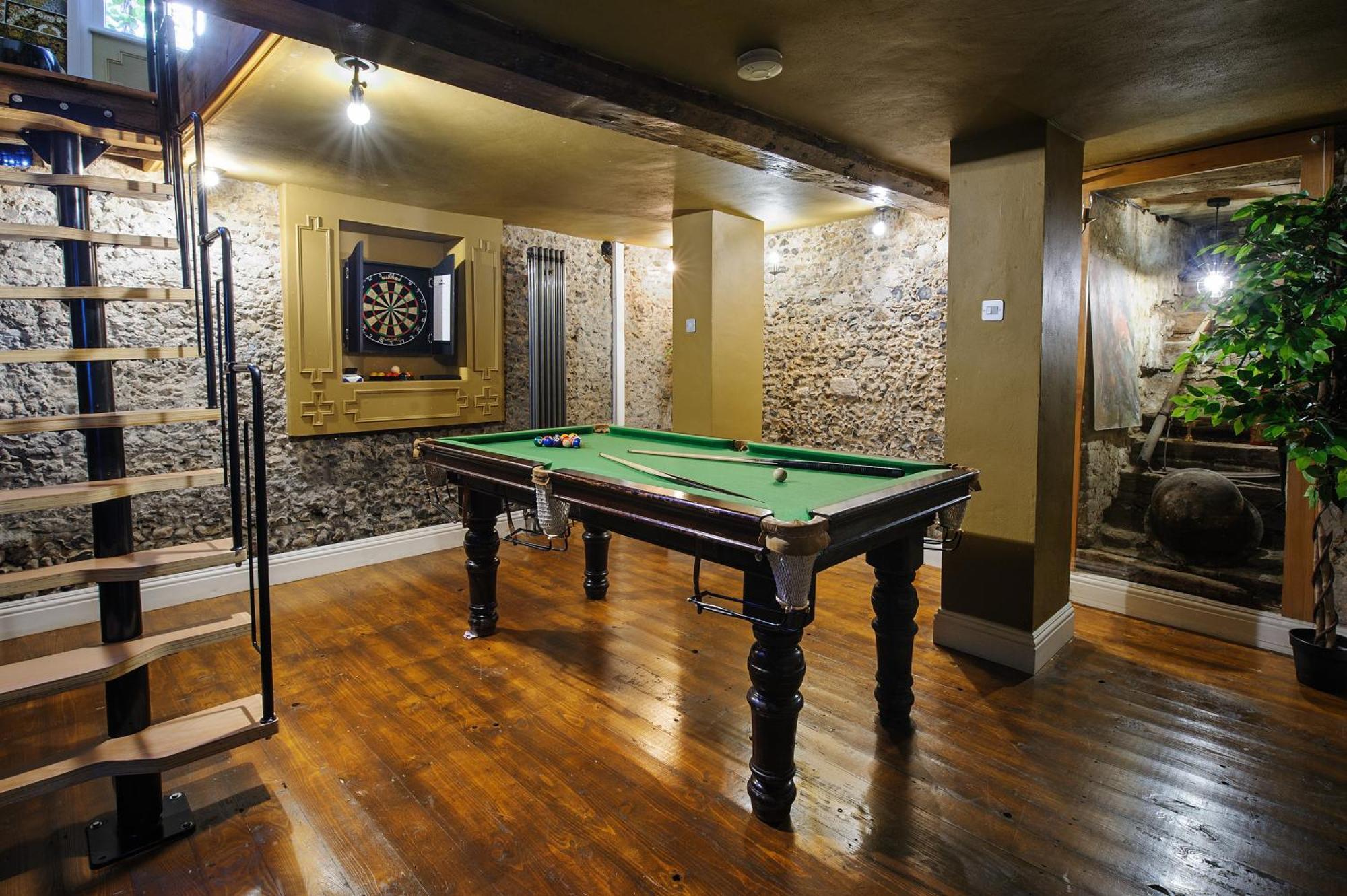Huge Deluxe 600 Year Old Essex Manor, Hot Tub, Cinema Room, Sky Tv Саффрон-Уолден Экстерьер фото