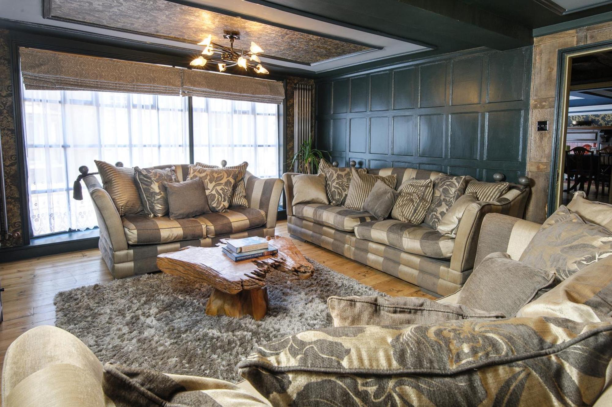 Huge Deluxe 600 Year Old Essex Manor, Hot Tub, Cinema Room, Sky Tv Саффрон-Уолден Экстерьер фото