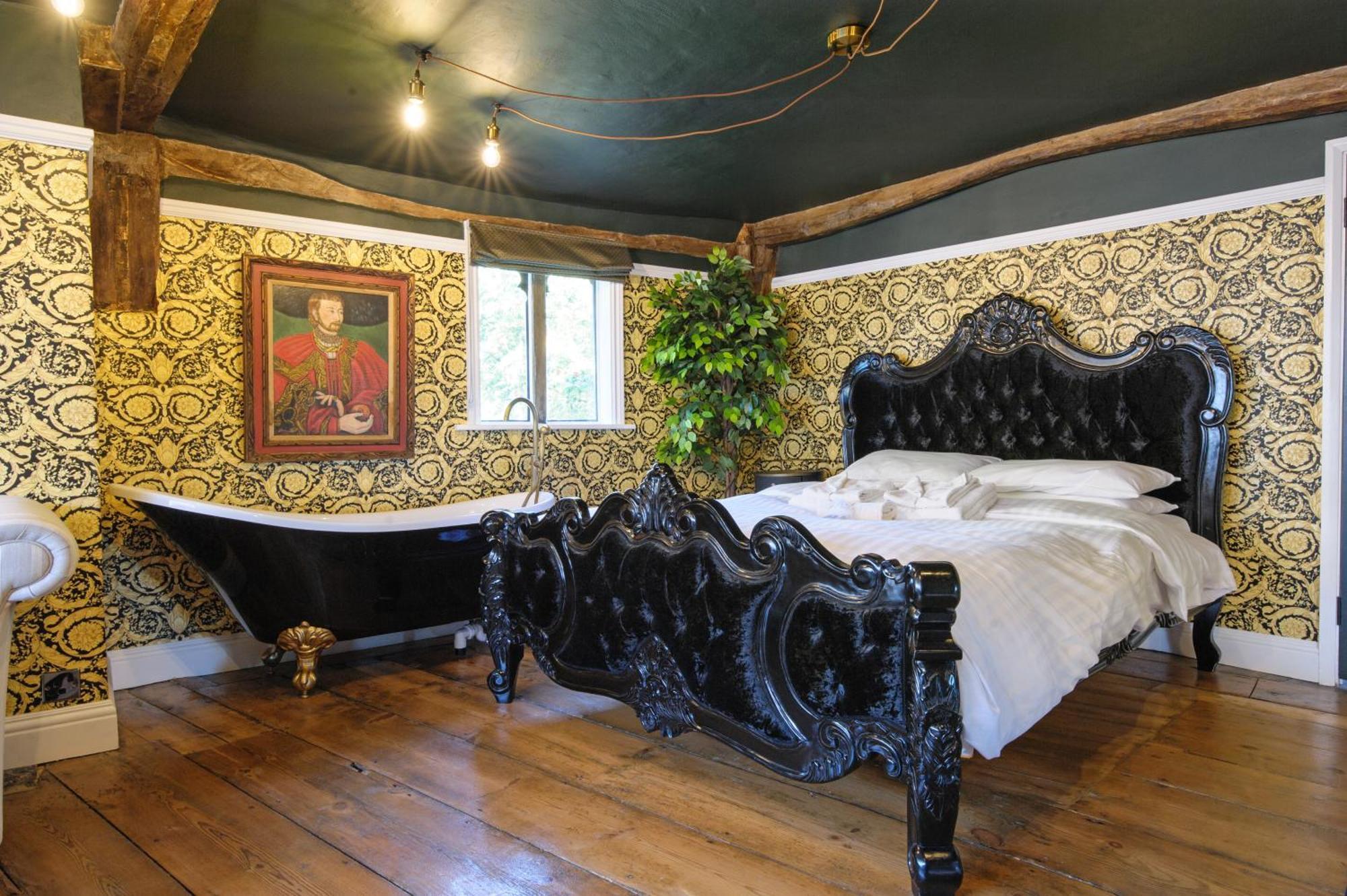 Huge Deluxe 600 Year Old Essex Manor, Hot Tub, Cinema Room, Sky Tv Саффрон-Уолден Экстерьер фото