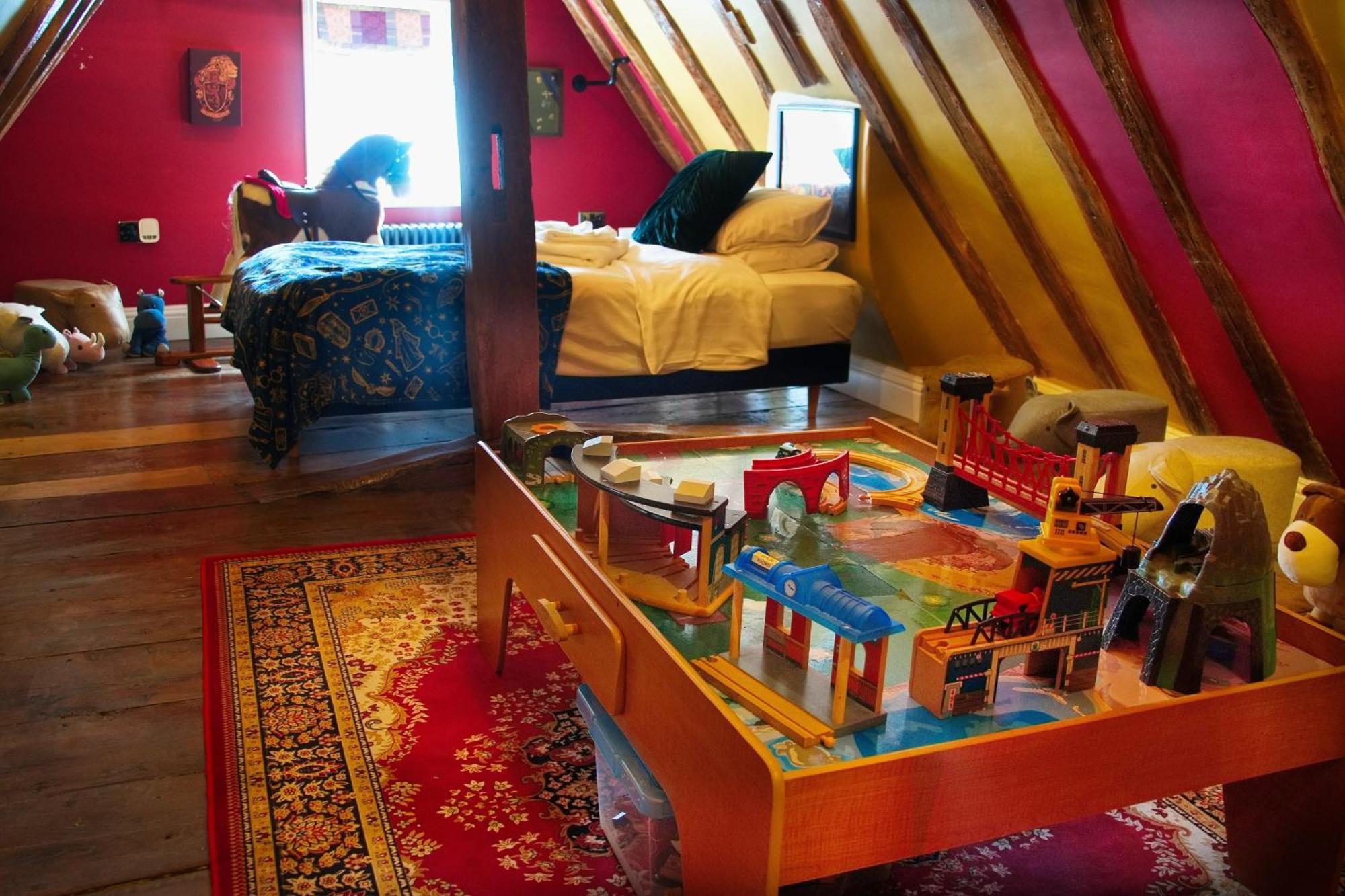 Huge Deluxe 600 Year Old Essex Manor, Hot Tub, Cinema Room, Sky Tv Саффрон-Уолден Экстерьер фото