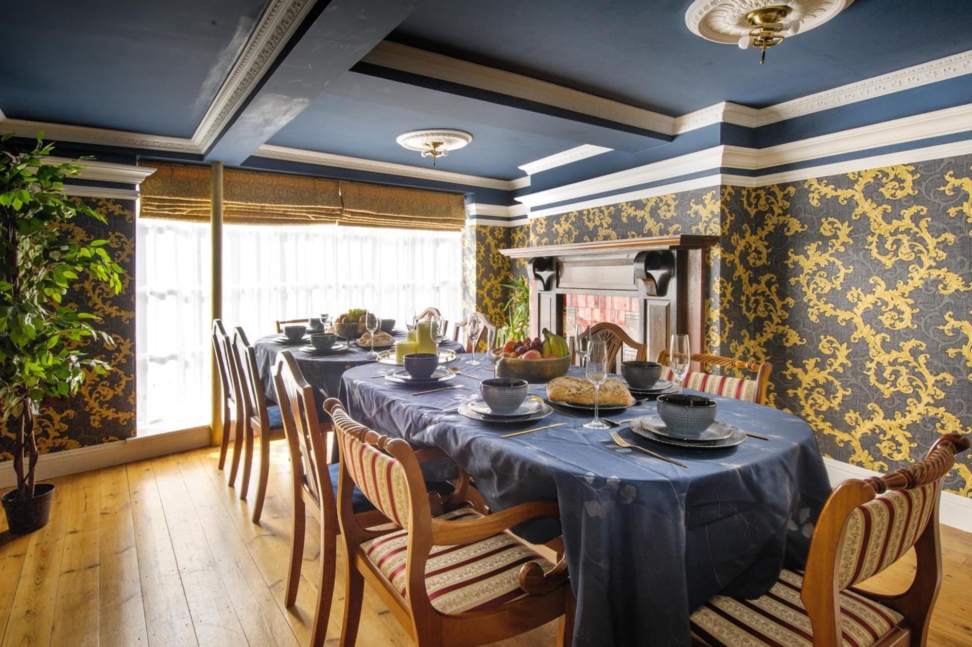 Huge Deluxe 600 Year Old Essex Manor, Hot Tub, Cinema Room, Sky Tv Саффрон-Уолден Экстерьер фото